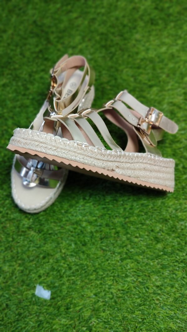 Sandalias Doradas